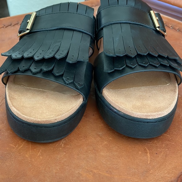 VIONIC Shoes New! - Picture 2 of 7